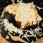 Tortica de platano maduro, arequipe, guayaba y queso